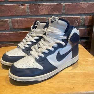 Vintage Nike Dunk High size 9.5 Navy and White released 2004